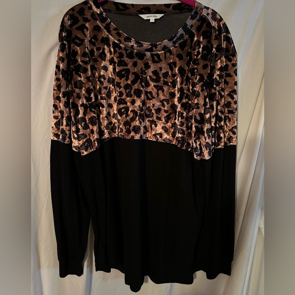 Color block leopard velvet and black fabric NWOT